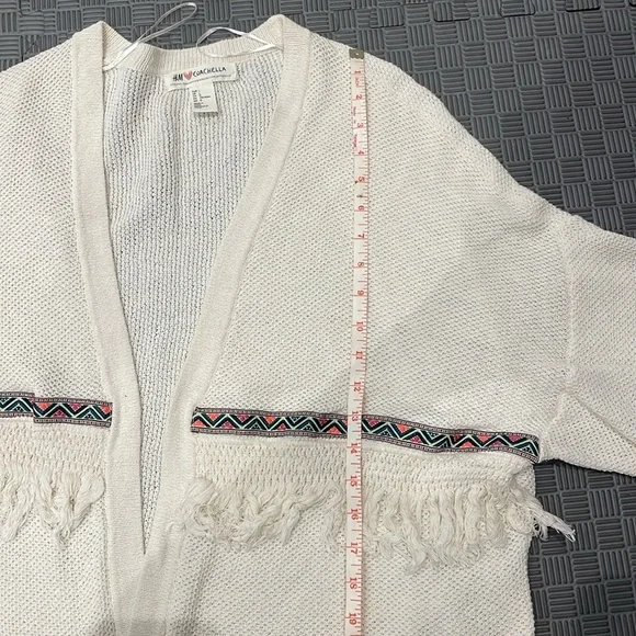 H&M Coachella Cadigan Kimono poncho Cream Knit Embroidered Fringe Sleeve Boho L - Picture 9 of 9